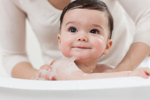 How to Make Bath Time Relaxing for Your Newborn | Tips to Calm Your Baby During Bath Time